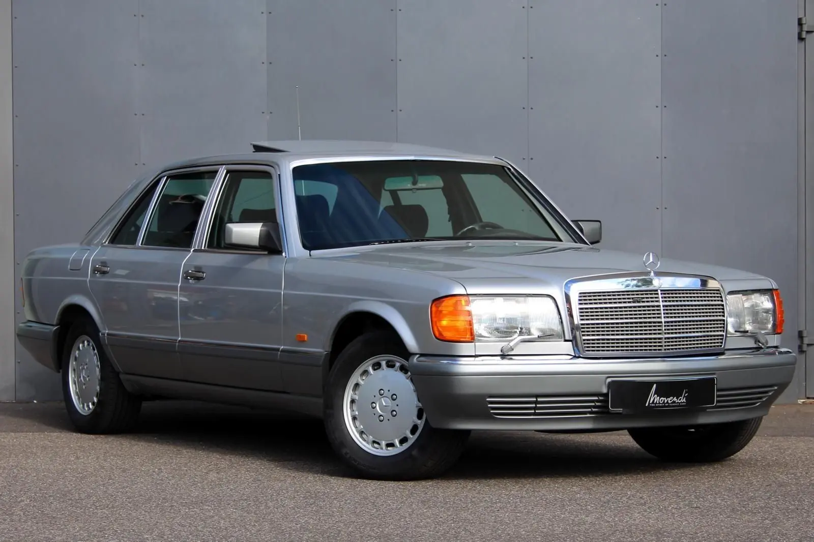 Mercedes-Benz  S 560 SEL 5