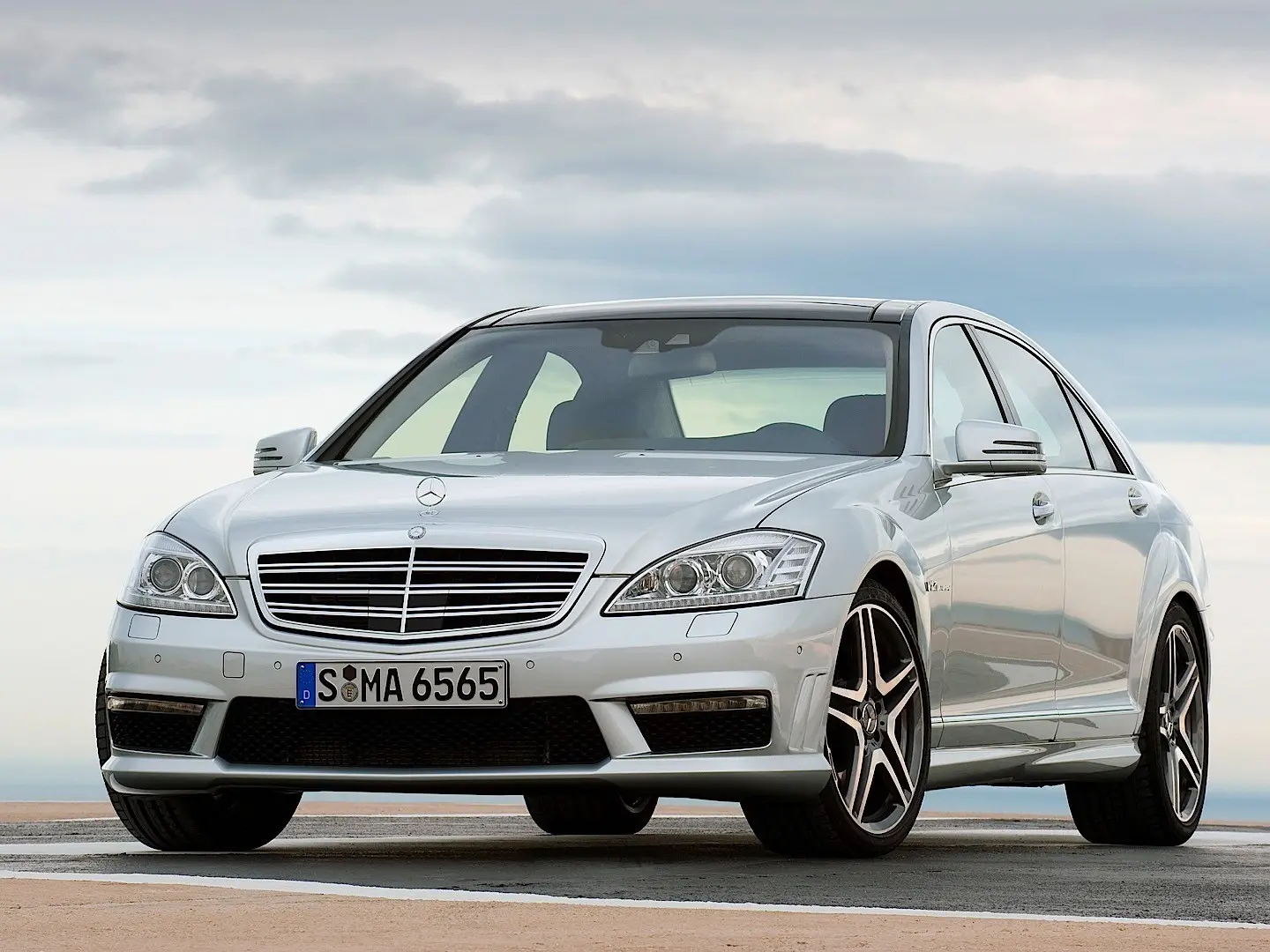 Mercedes-Benz  S 65 AMG 0