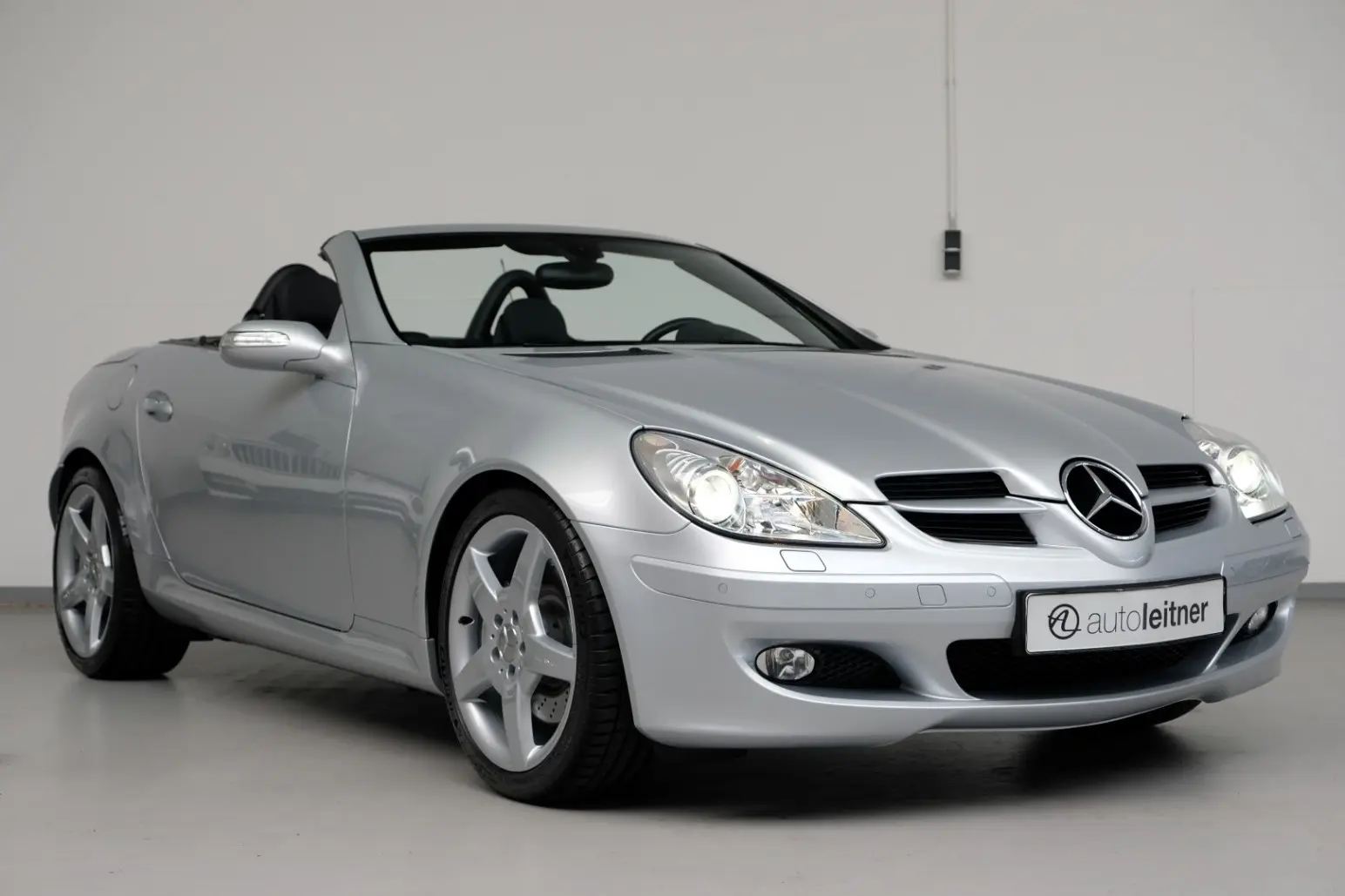 Mercedes-Benz SLK SLK 350 3