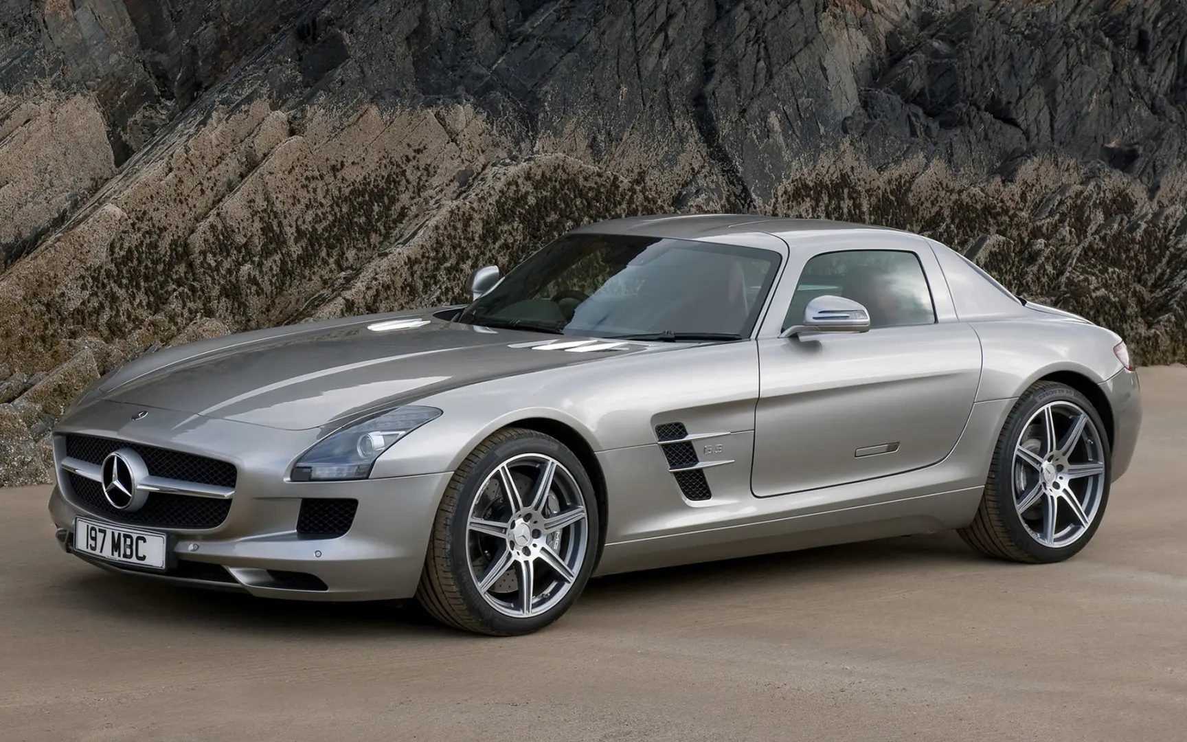 Mercedes-Benz SLS AMG SLS AMG 6.2 5