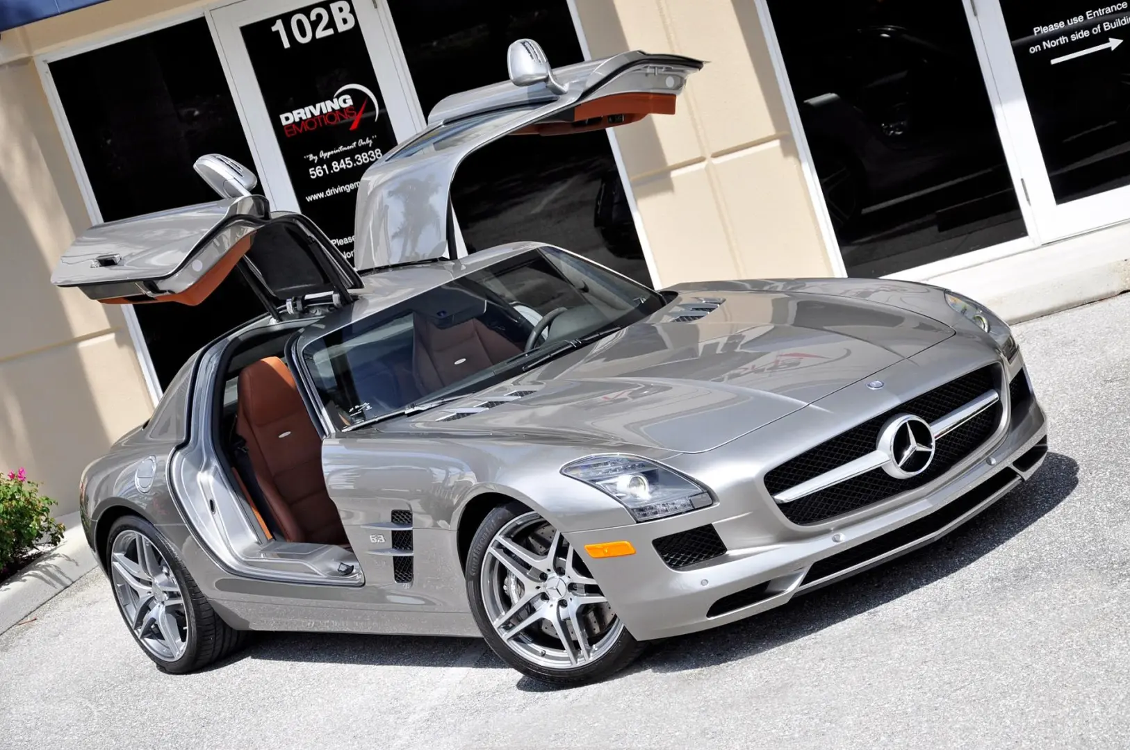Mercedes-Benz SLS AMG SLS AMG 6.2 4