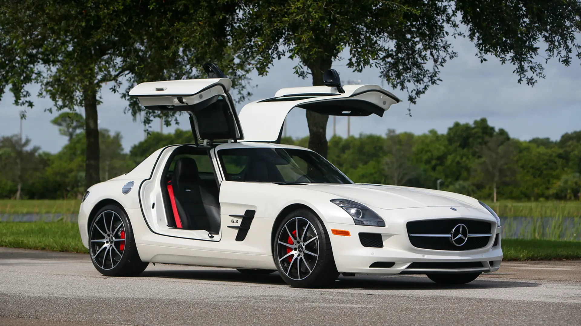 Mercedes-Benz SLS AMG SLS AMG 6.2 2