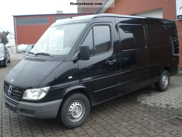 Mercedes-Benz  Sprinter 208 CDI 1