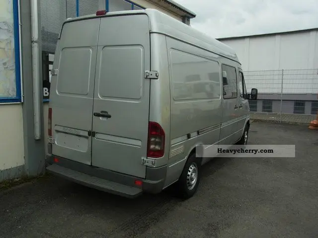 Mercedes-Benz  Sprinter 208 CDI 2