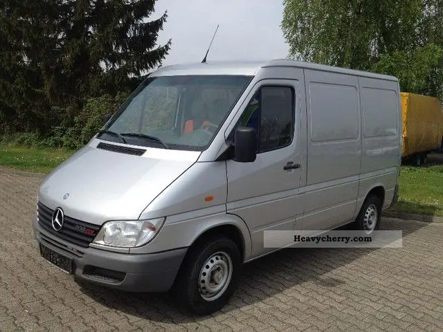 Mercedes-Benz  Sprinter 208 CDI 1