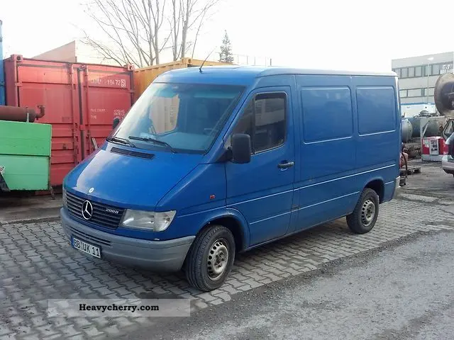 Mercedes-Benz  Sprinter 208 D 2