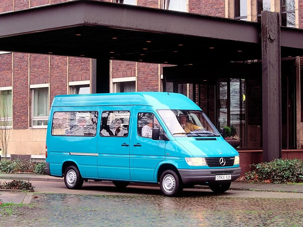 Mercedes-Benz  Sprinter 208 D 4