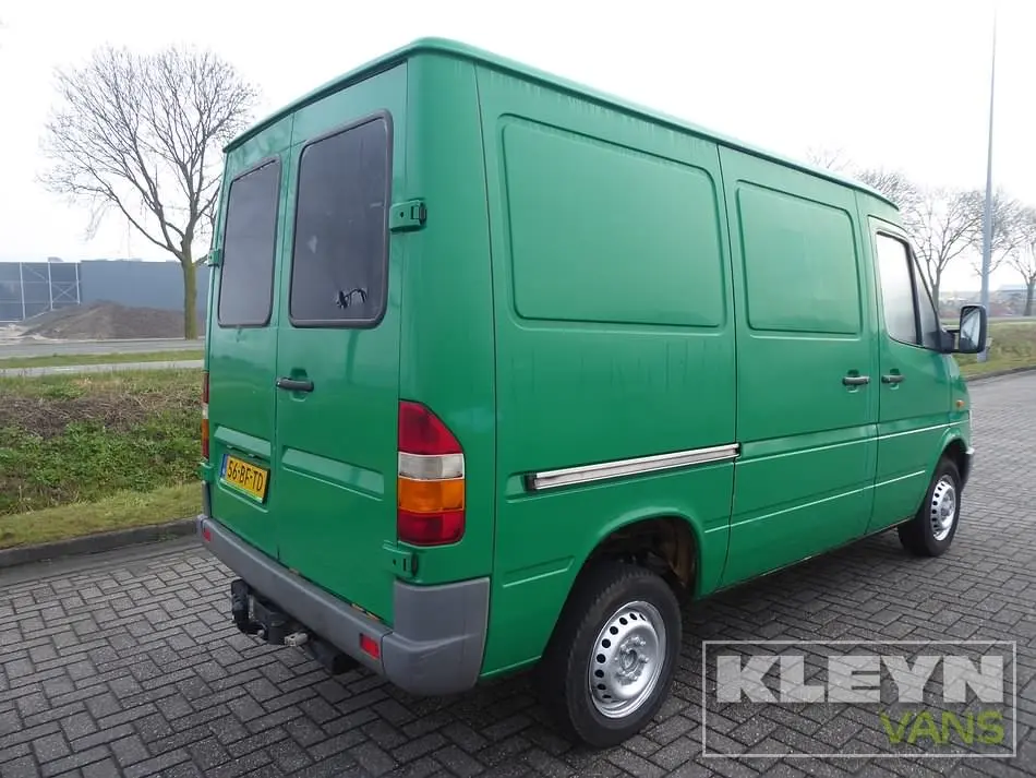 Mercedes-Benz  Sprinter 208 D 6