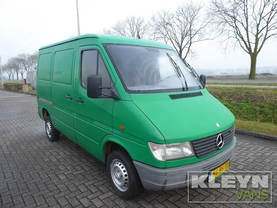 Mercedes-Benz  Sprinter 208 D 7