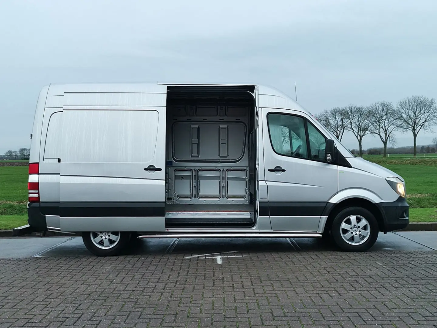 Mercedes-Benz  Sprinter 210 D 2