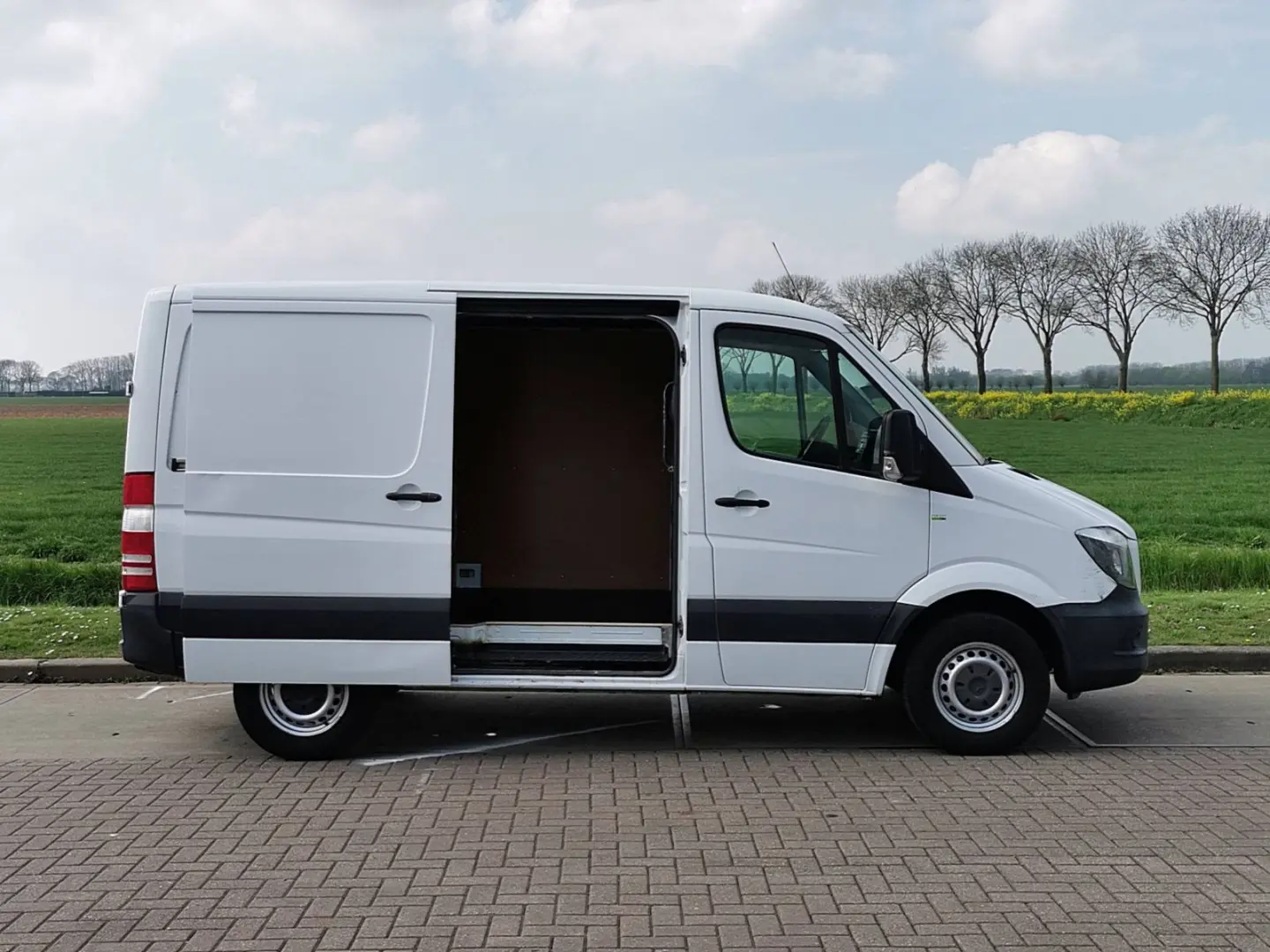 Mercedes-Benz  Sprinter 210 D 2