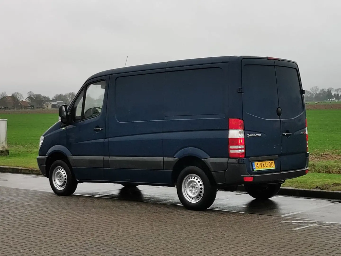 Mercedes-Benz  Sprinter 210 D 4
