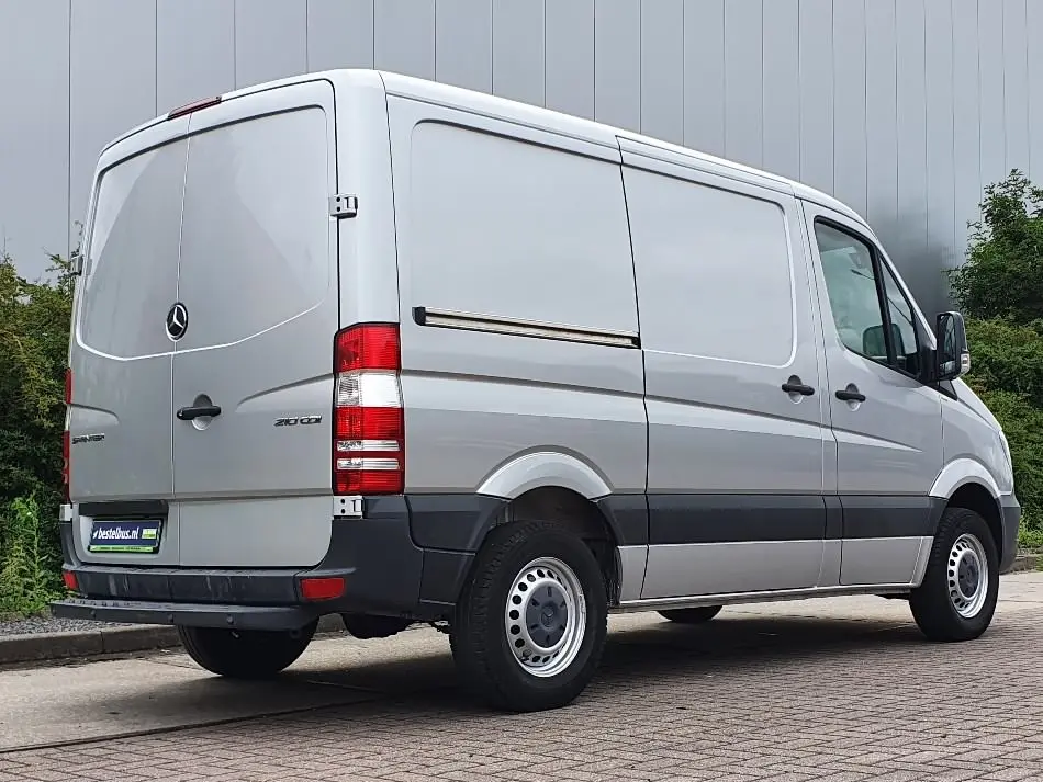 Mercedes-Benz  Sprinter 210 D 5