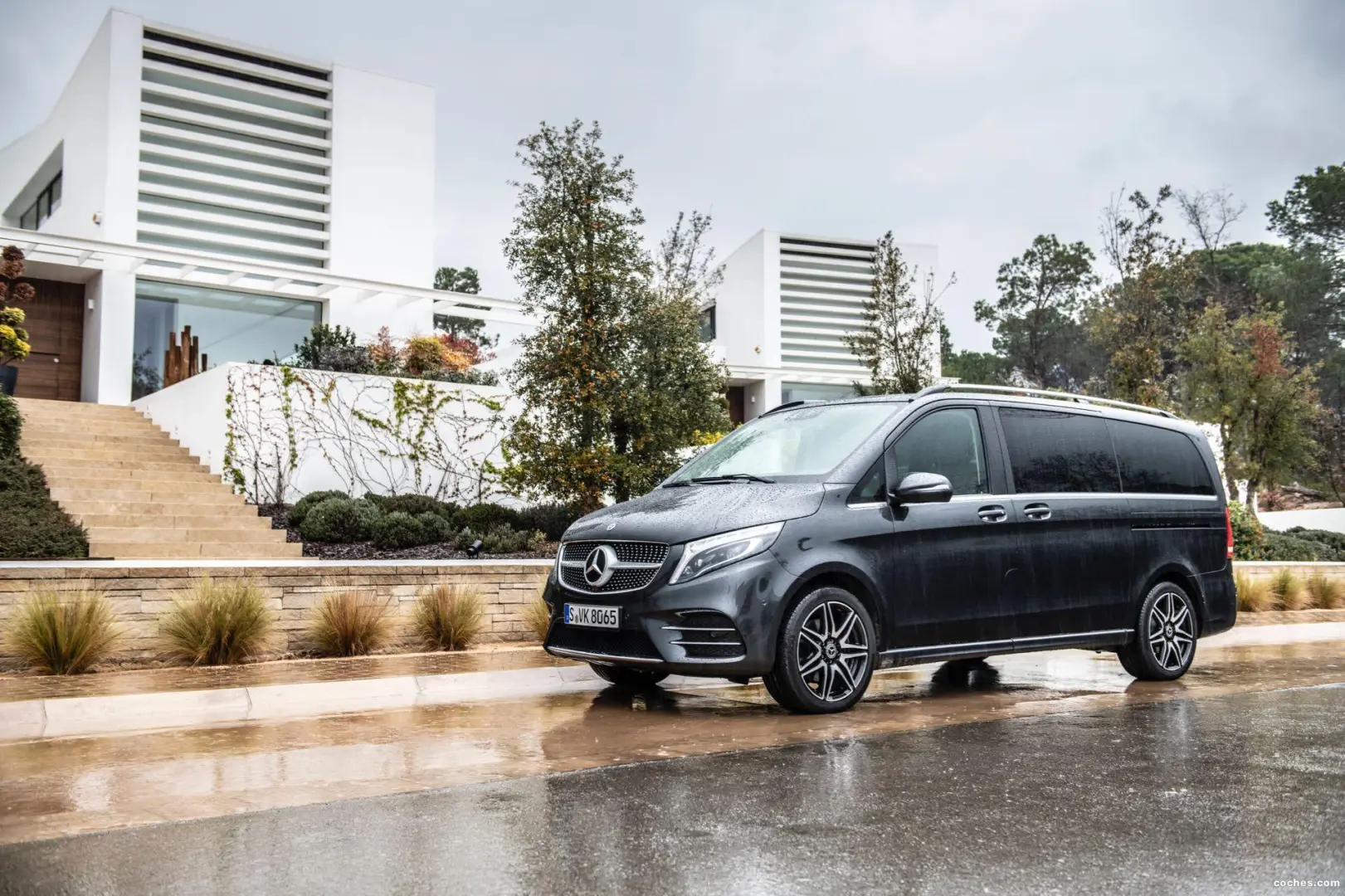 Mercedes-Benz  V 300d 4Matic AMG 9G-Tronic 3