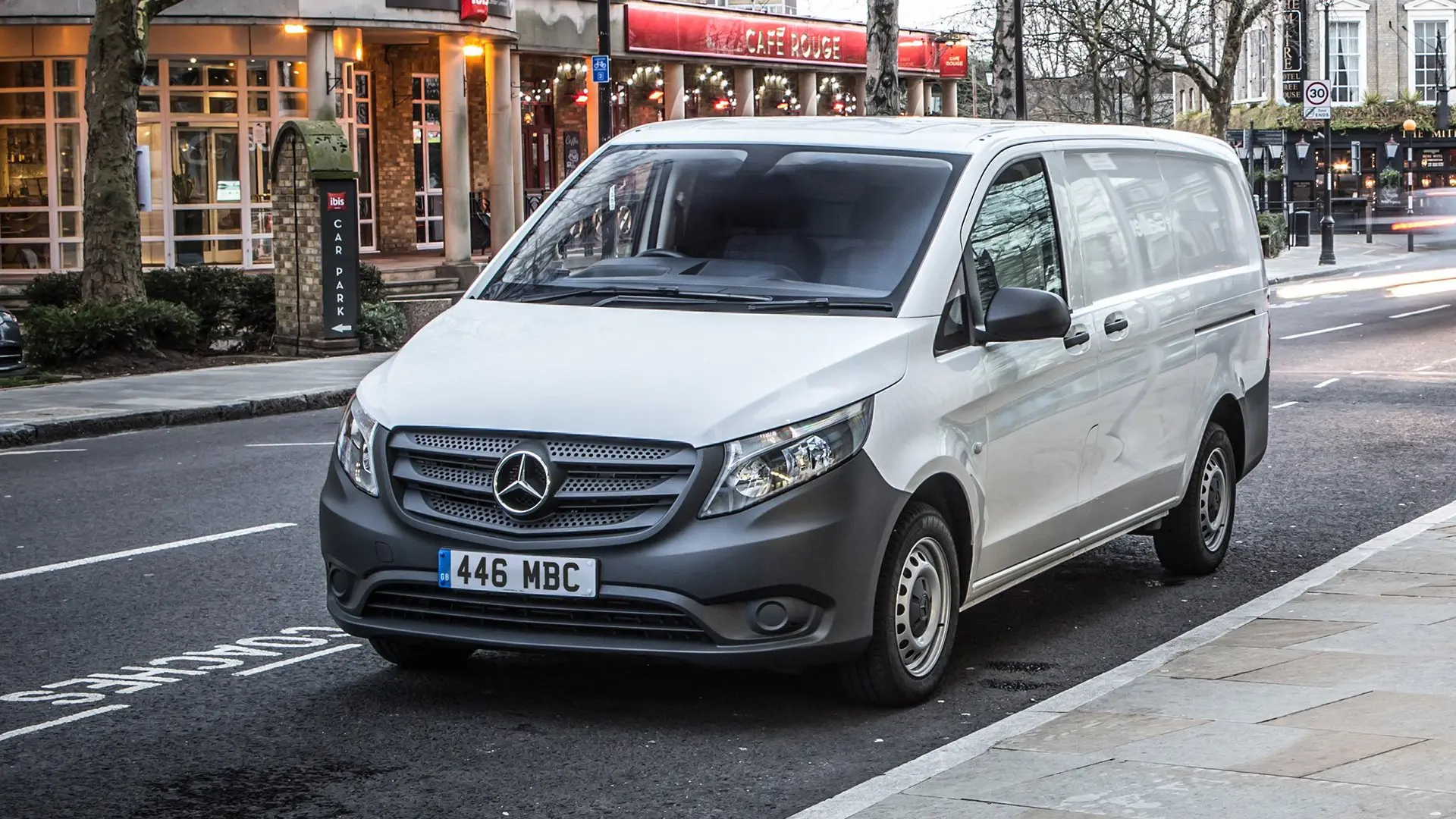 Mercedes-Benz Vito Vito 123 E 5