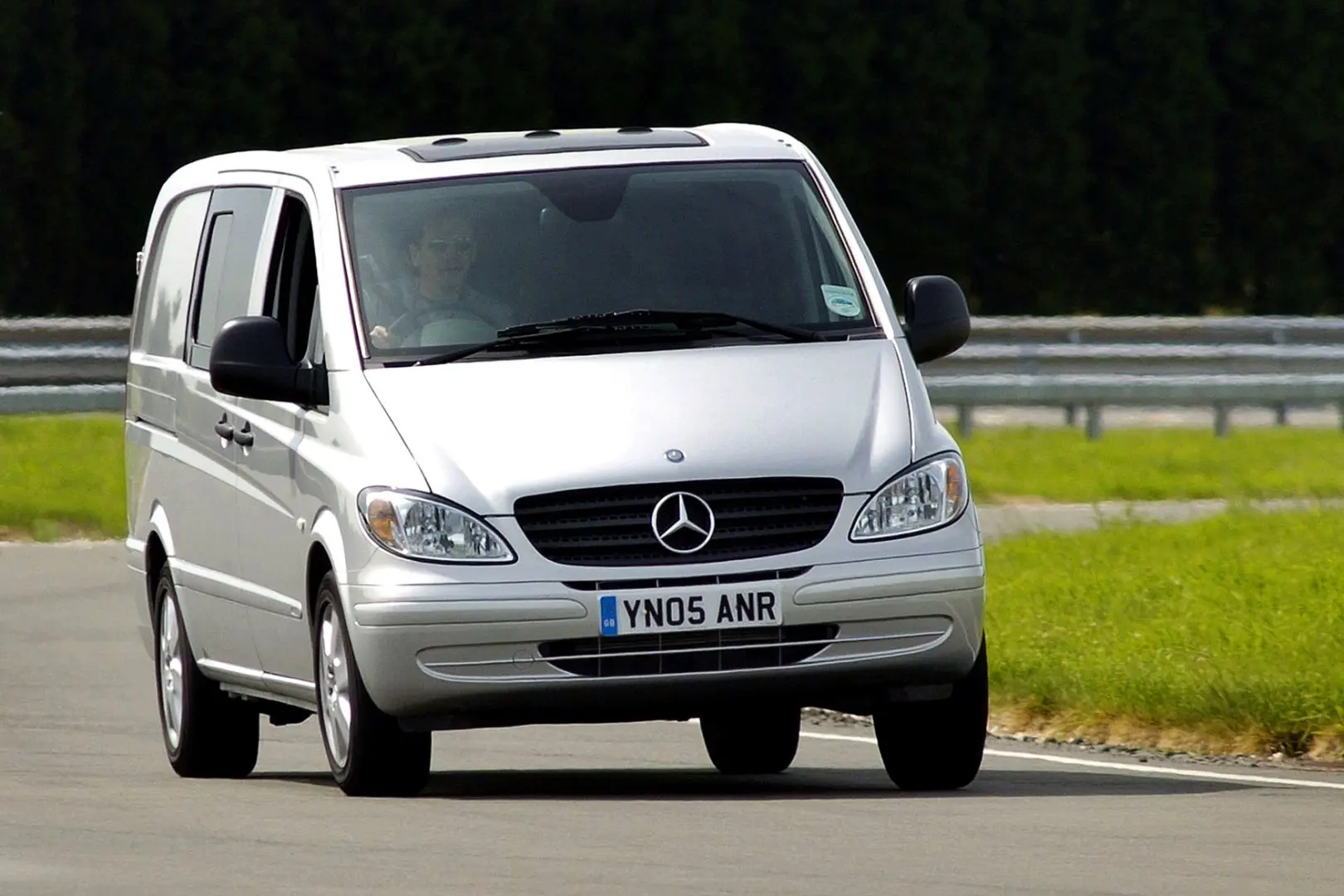 Mercedes-Benz Vito Vito 123 E 6