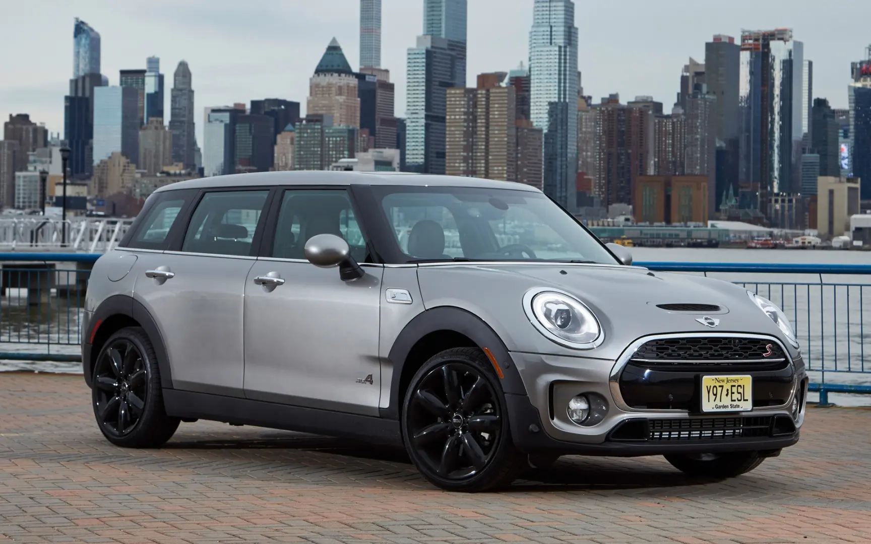 Mini  Clubman 1.5 D One Iconic 0