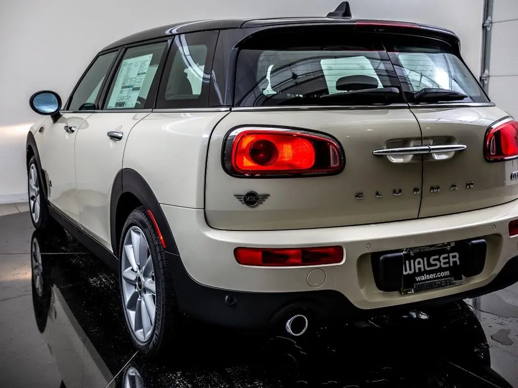 Mini  Clubman 1.5 Signature 4