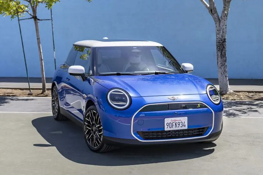 Mini Cooper Cooper 1.5 Favoured 1