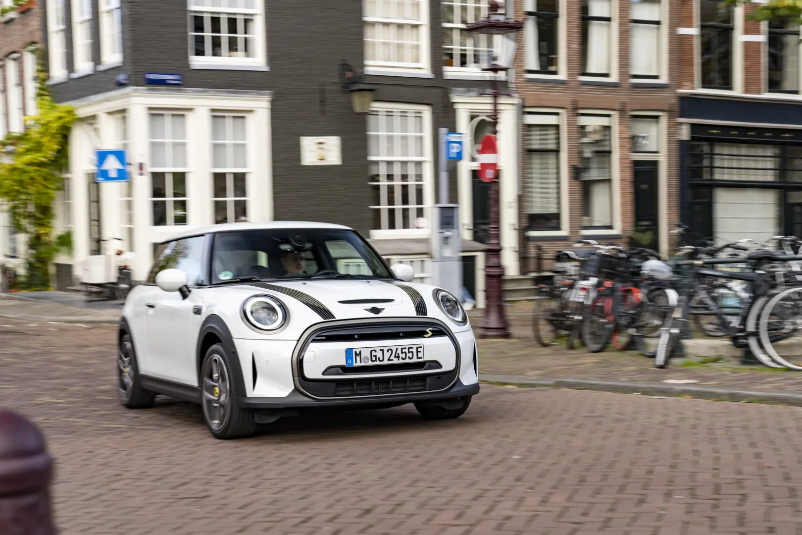 Mini Cooper Cooper 1.5 Resolute Edition 2