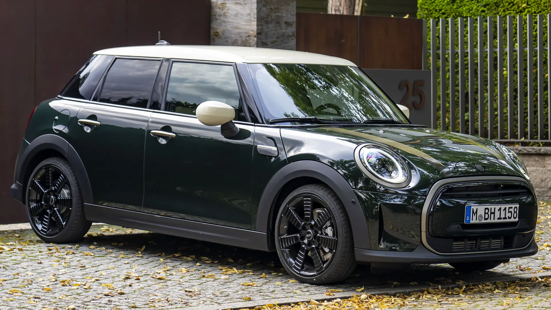 Mini Cooper Cooper 1.5 Resolute Edition Auto 7
