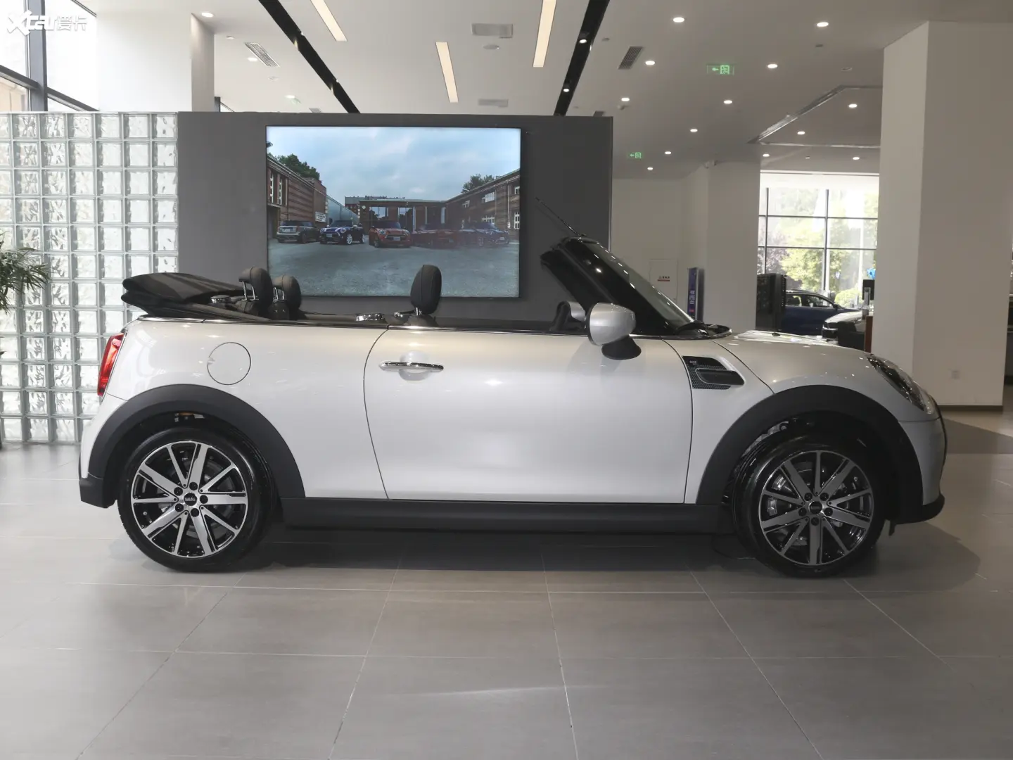 Mini Cooper Cooper 1.5 Sidewalk 1