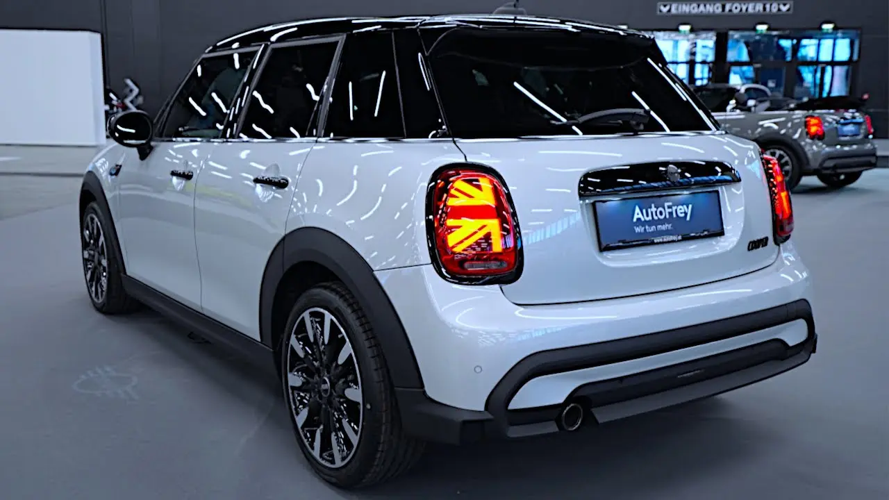 Mini Cooper Cooper 1.5 Signature 2