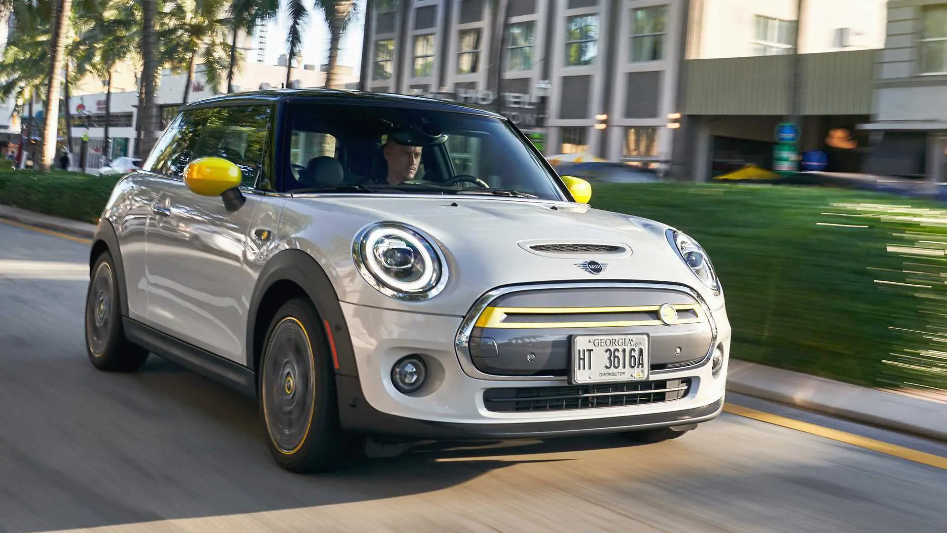 Mini Cooper S Cooper SE Signature 4