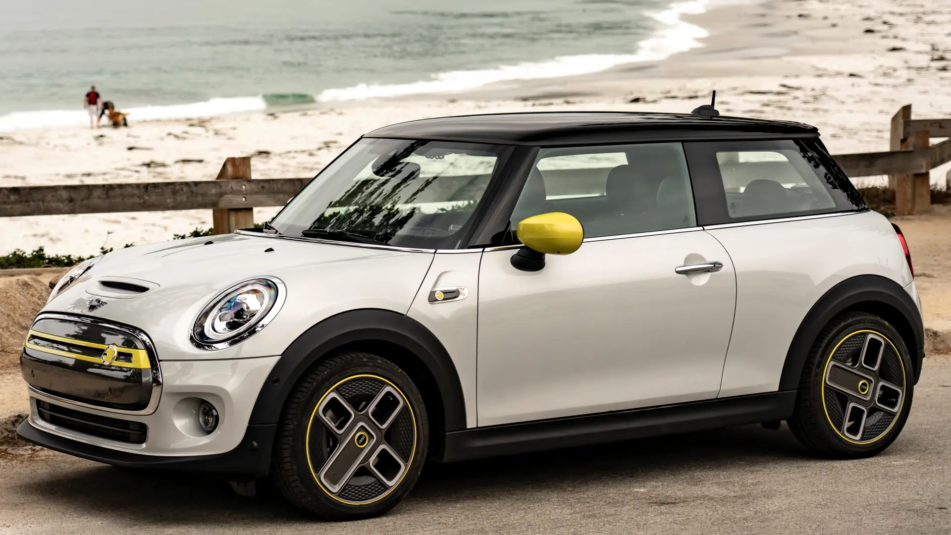 Mini Cooper S Cooper SE Signature 1