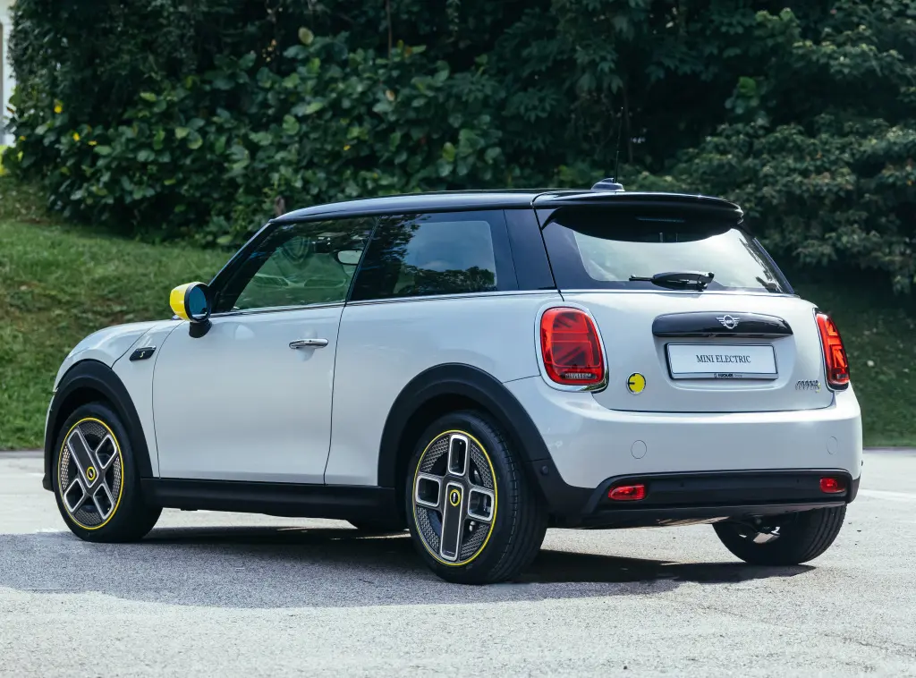 Mini Cooper S Cooper SE Iconic 4