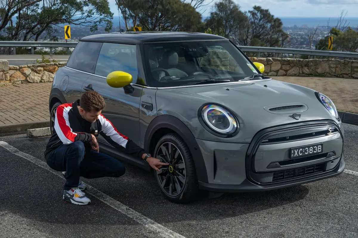 Mini Cooper S Cooper SE Inspired 6