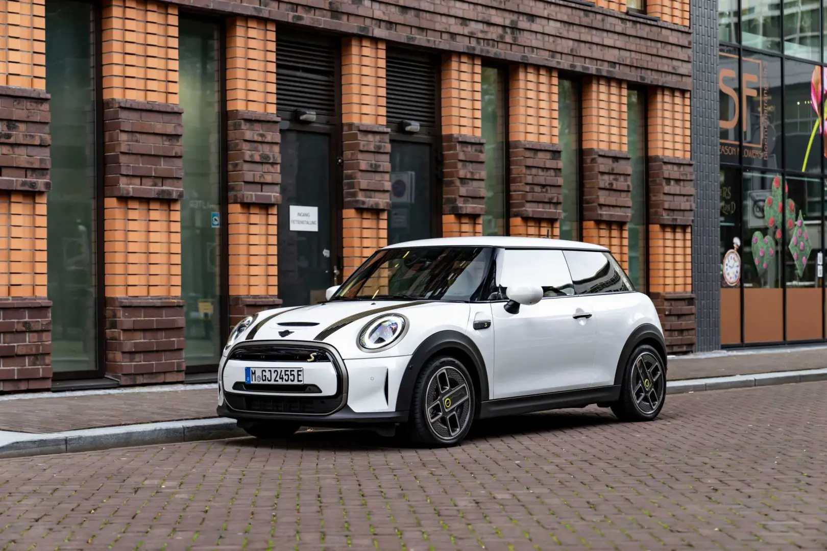 Mini Cooper S Cooper SE Inspired Resolute 4
