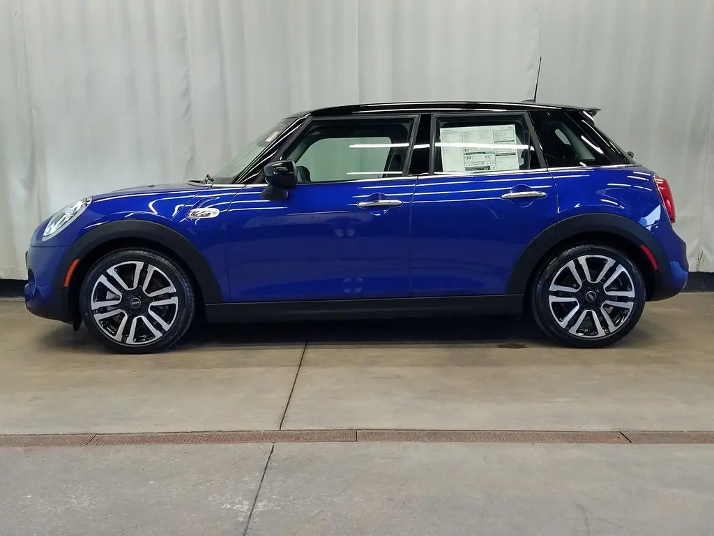Mini Cooper S Cooper SE Signature 3