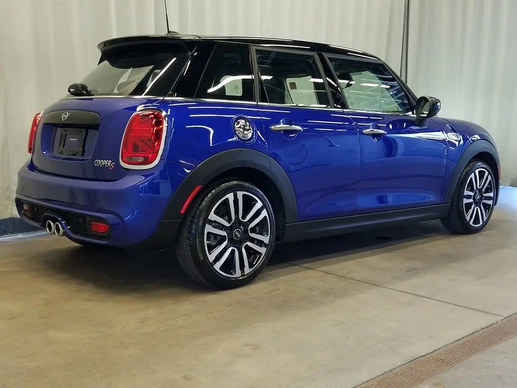 Mini Cooper S Cooper SE Signature 4