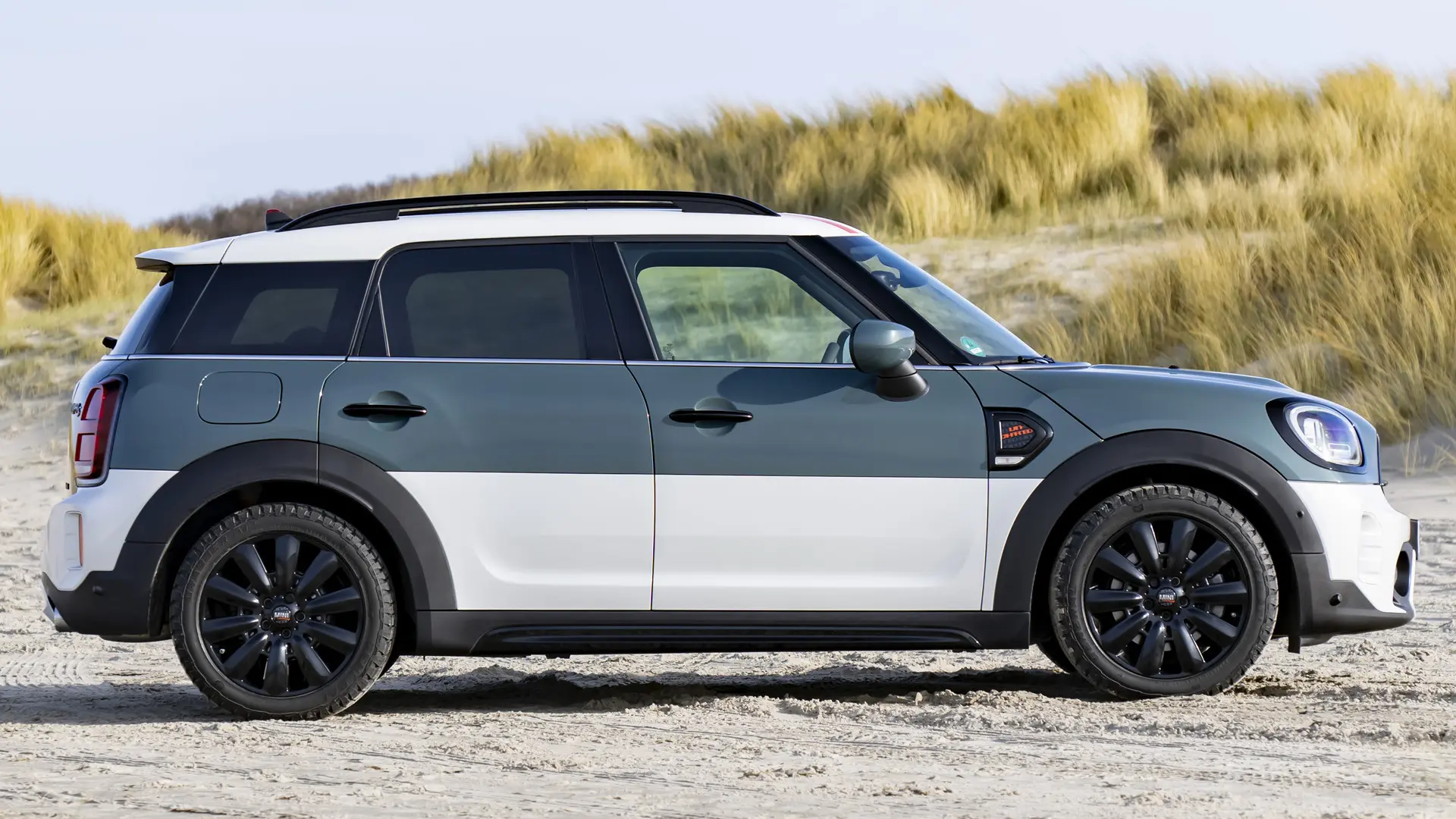Mini Countryman Countryman 1.5 Uncharted Edition 1