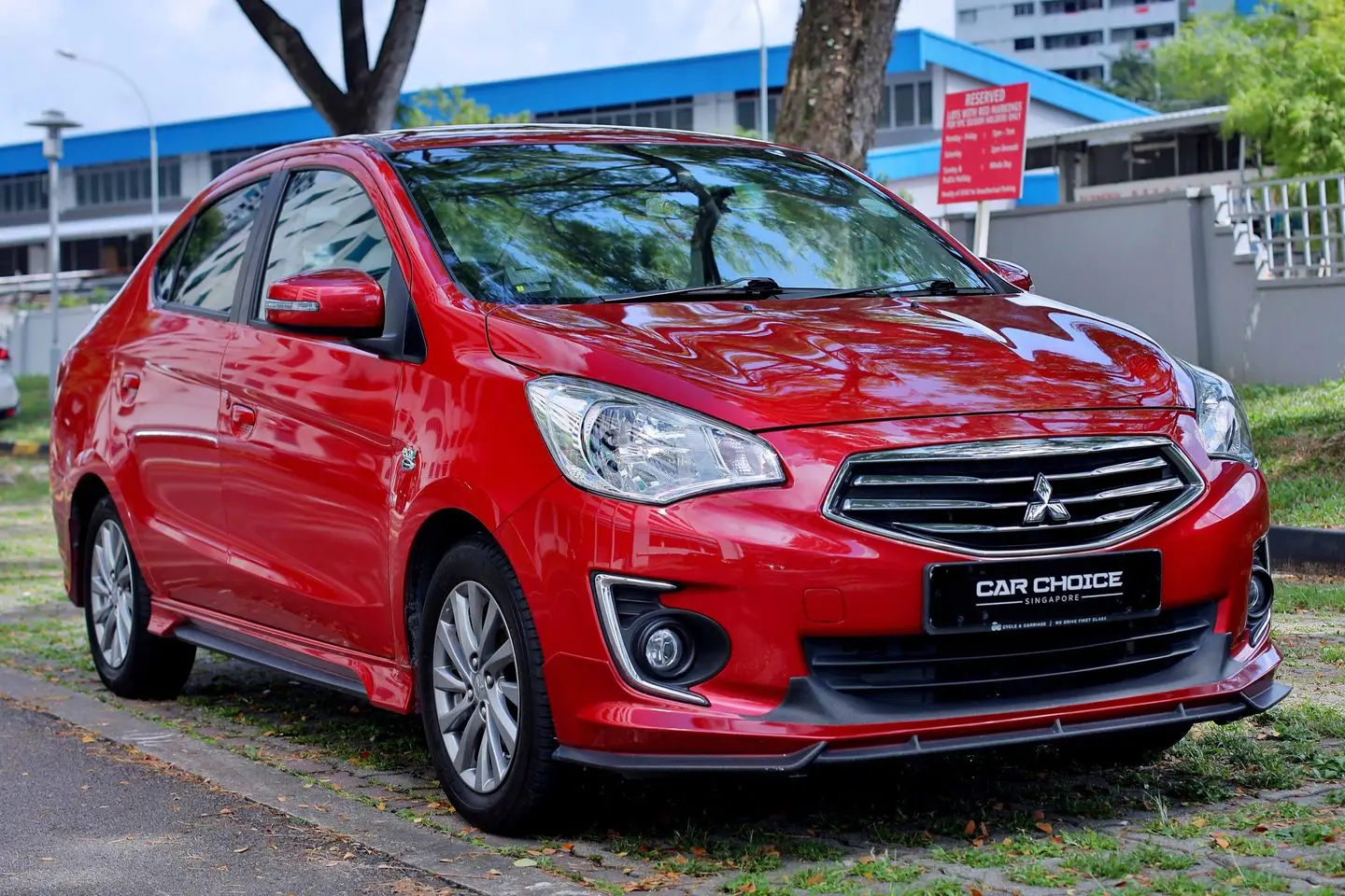Mitsubishi Attrage Attrage 1.2 Intense 5