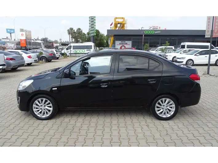 Mitsubishi Attrage Attrage 1.2 Intense Plus CVT 4