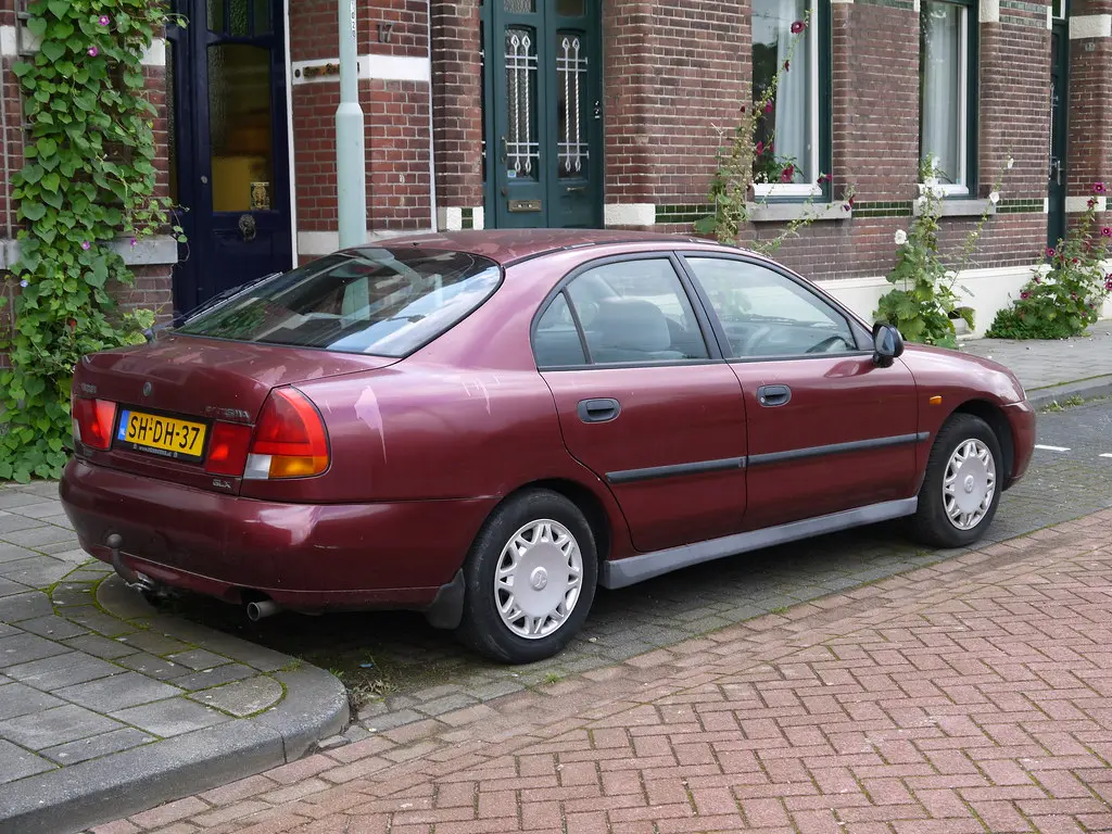 Mitsubishi Carisma Carisma 1.6 GLX 4