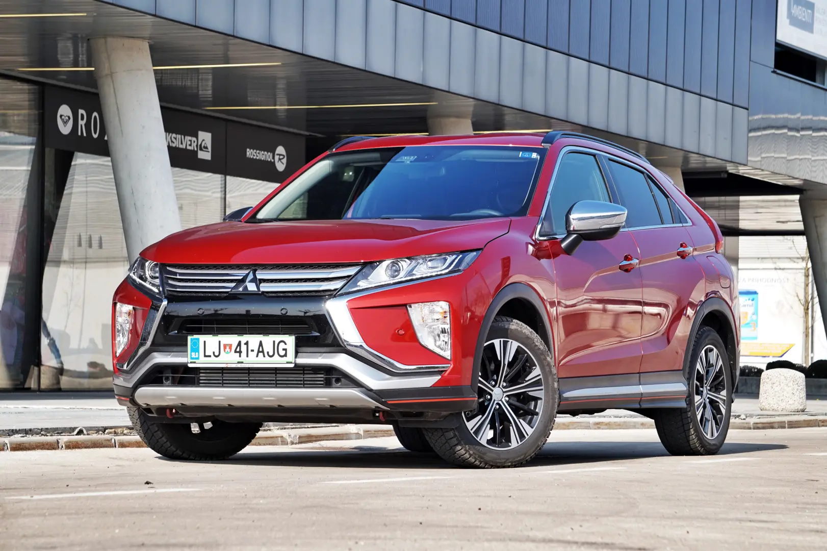 Mitsubishi Eclipse Cross Eclipse Cross 1.5 4X2 INTENSE CVT CAM TAVAN 5