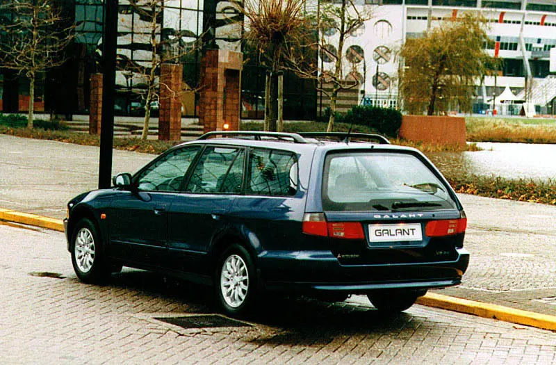 Mitsubishi Galant Galant 2.0 Comfort 5