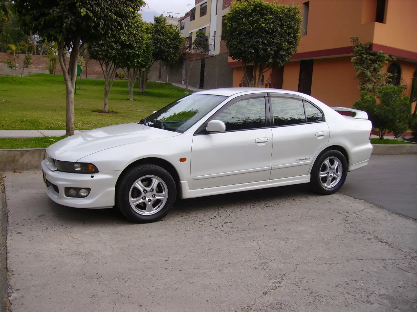 Mitsubishi Galant Galant 2.0 GLX 2