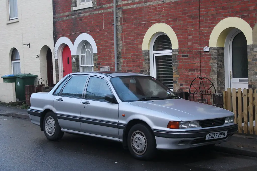 Mitsubishi Galant Galant 2000i GLS 6