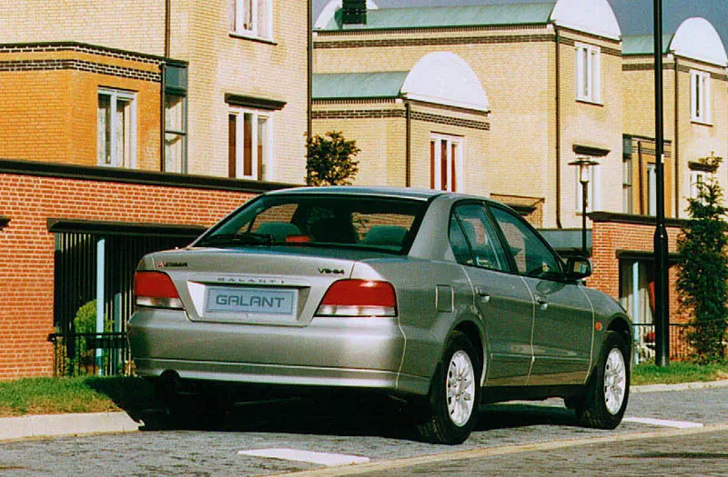 Mitsubishi Galant Galant 2.4 GDI GLS 6