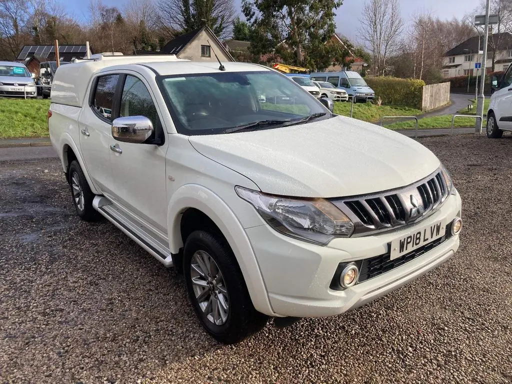Mitsubishi L 200 L 200 2.4 DI-D 4x2 Storm 4
