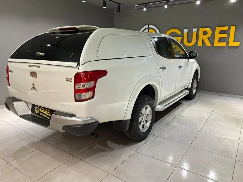 Mitsubishi L 200 L 200 2.4 DI-D 4x2 Tornado 1