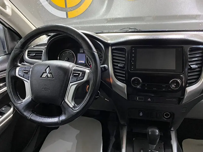 Mitsubishi L 200 L 200 2.4 DI-D 4x2 Tornado 2