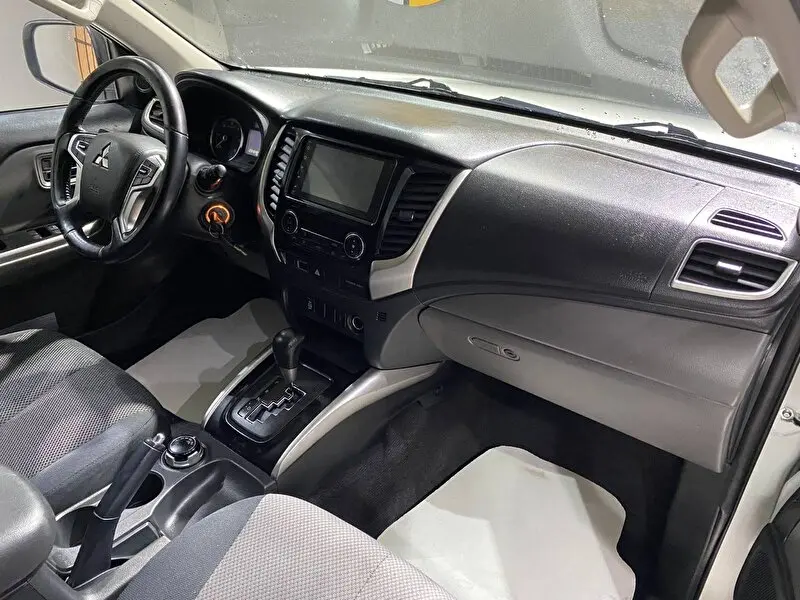 Mitsubishi L 200 L 200 2.4 DI-D 4x2 Tornado 3