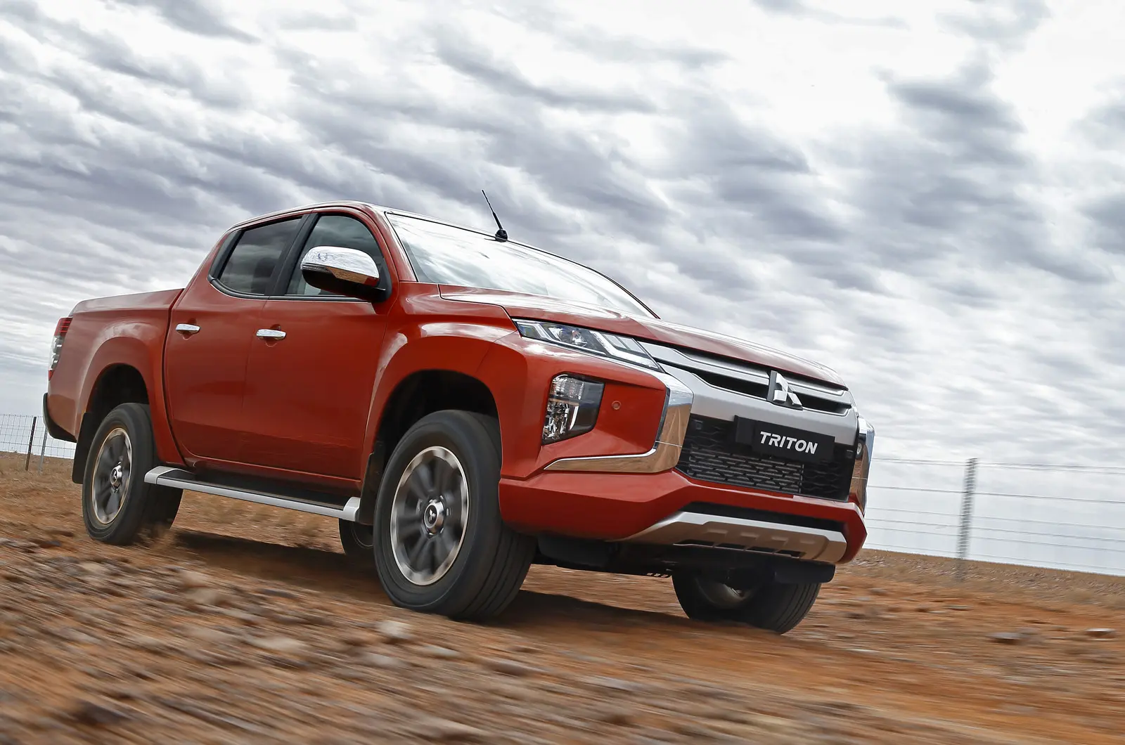 Mitsubishi L 200 L 200 2.4 DI-D 4x2 Tornado 6