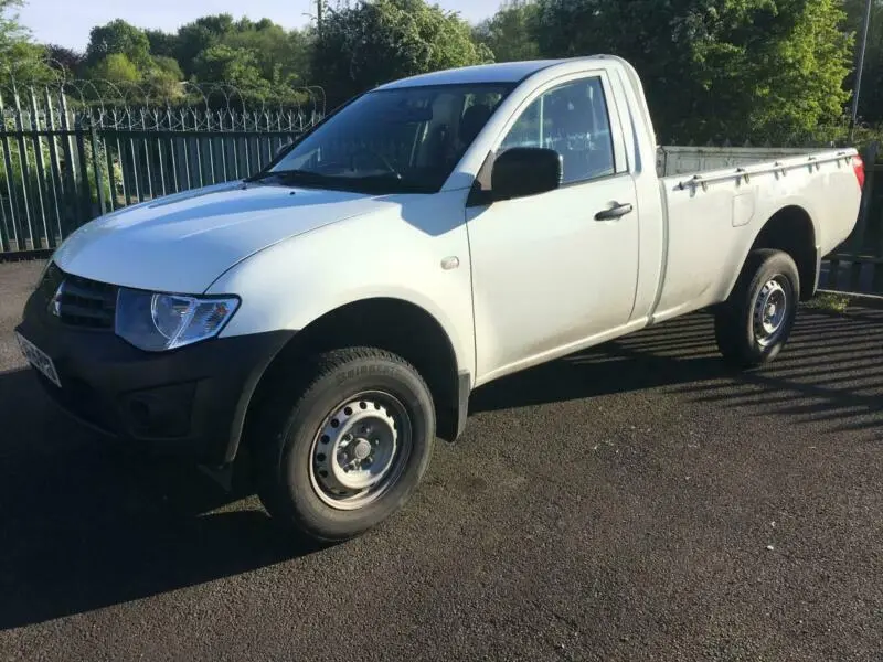 Mitsubishi L 200 L 200 2.4 DI-D 4x4 Storm 1