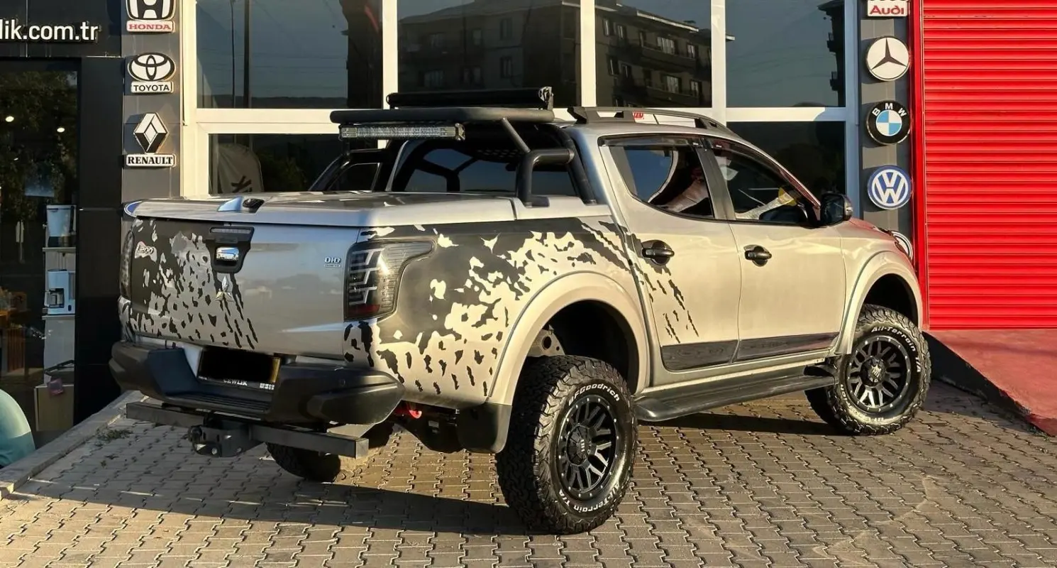 Mitsubishi L 200 L 200 2.4 DI-D MIVEC 4x4 Dragon 5